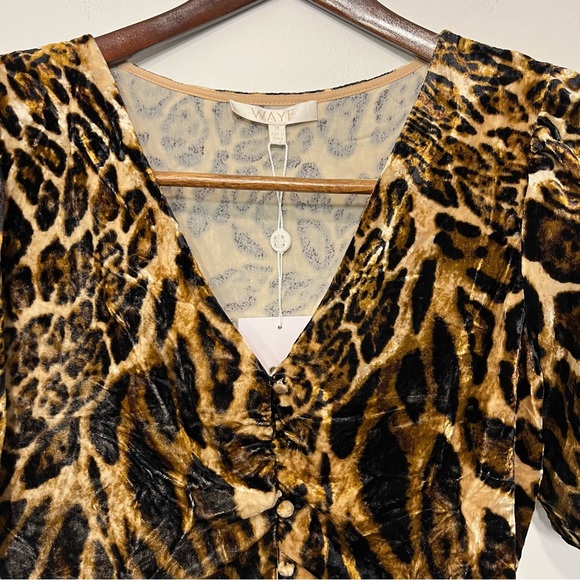 WAYF Velvet Leopard Puff Sleeve Top Size Medium - Picture 3 of 11